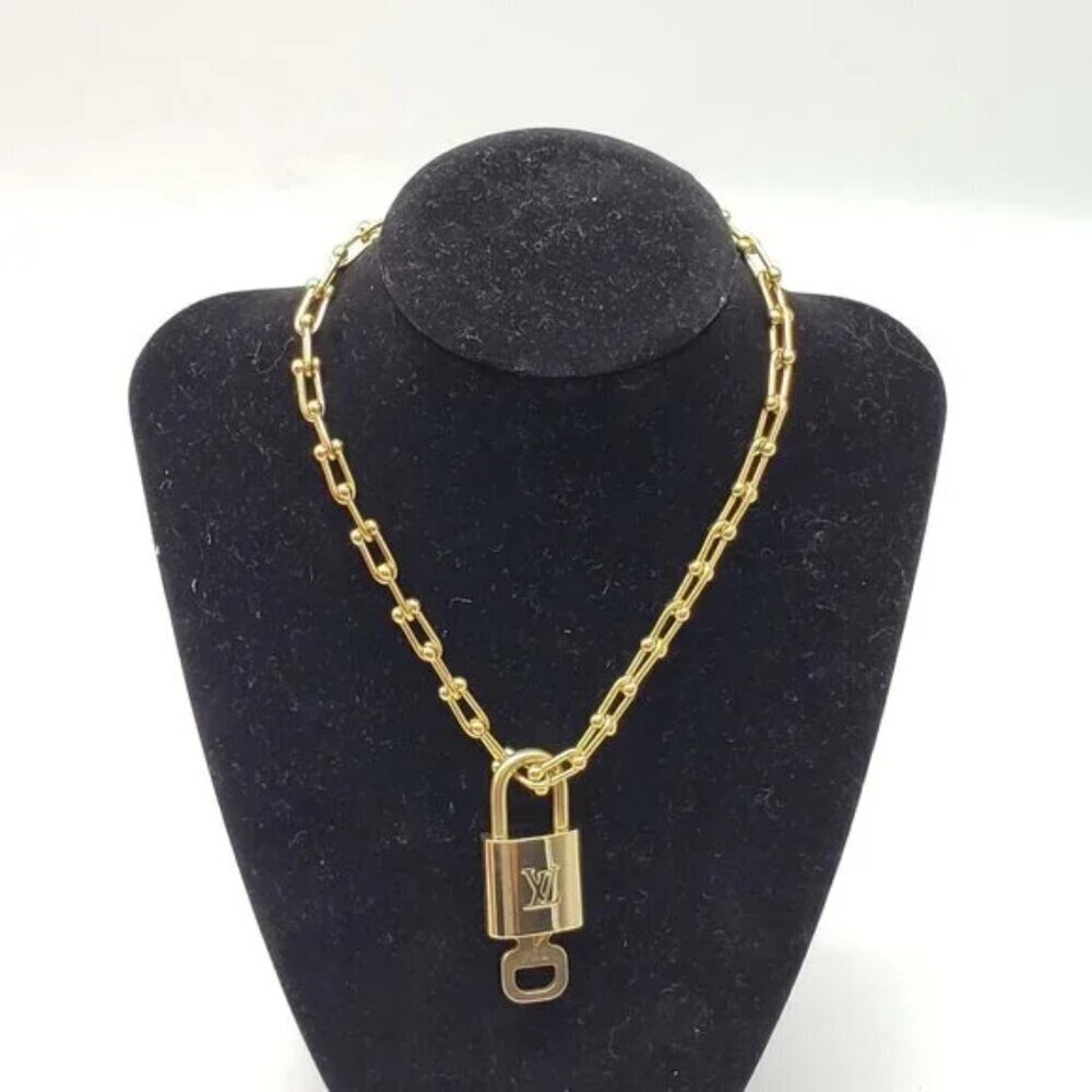 Authentic Louis Vuitton Lock&Key w/unbranded Gold Plated Chain Necklace 121025